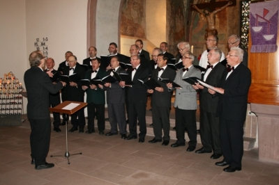 Die Männer singen am 3. Advent in der Kirche