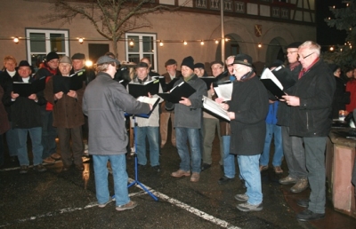 18. Dez. Singen unterm Weihnachtsbaum