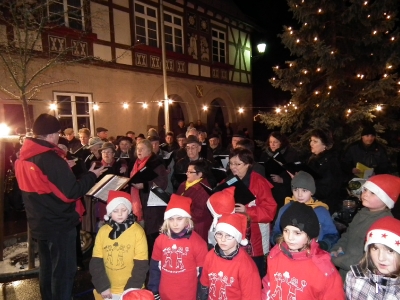 18. Dez. Singen unterm Weihnachtsbaum