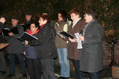 Singen unterm Weihnachtsbaum am 23. Dezember