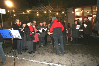 Singen unterm Weihnachtsbaum am 23. Dezember