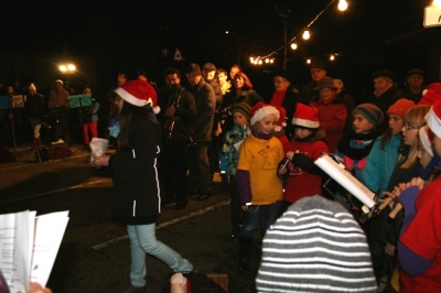 Singen unterm Weihnachtsbaum am 23. Dezember