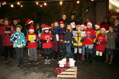 Singen unterm Weihnachtsbaum am 23. Dezember