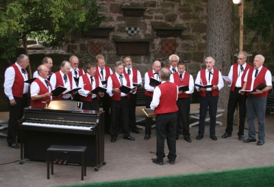 Der Männerchor beim Burgfestival in Zavelstein 16 07 2011