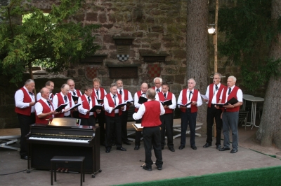 Der Männerchor beim Burgfestival in Zavelstein 16 07 2011