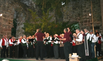 Der Männerchor beim Burgfestival in Zavelstein 16 07 2011