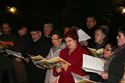 Singen unterm Weihnachtsbaum