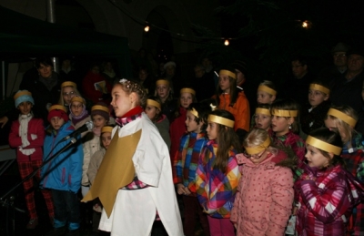 Singen unterm Weihnachtsbaum