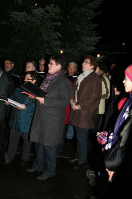 Singen unterm Weihnachtsbaum