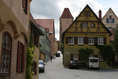 Ausflug mit Enkirch - Malerische Gassen führen zur Stadtmauer
